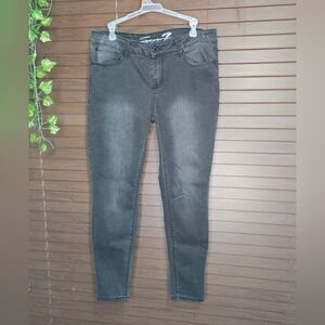 Seven7 Lightly Distressed Midrise Black Legging Style Women's Jeans Size 12